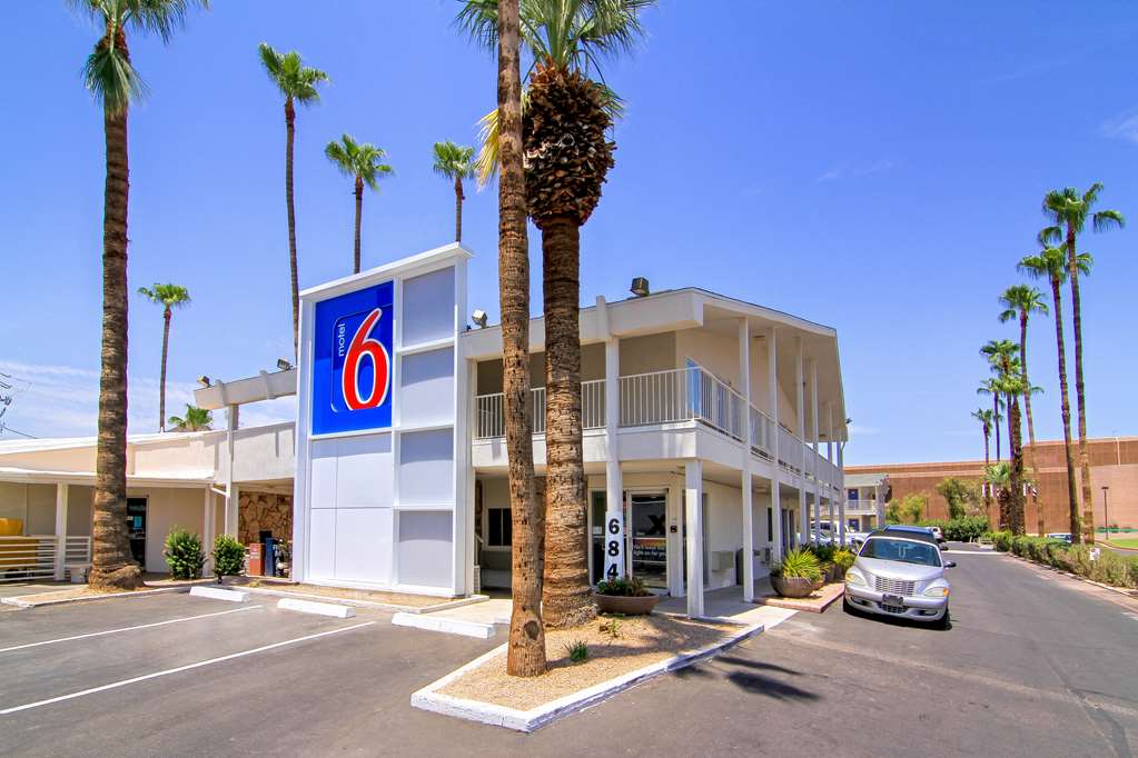 motel 6 old town scottsdale fashion square