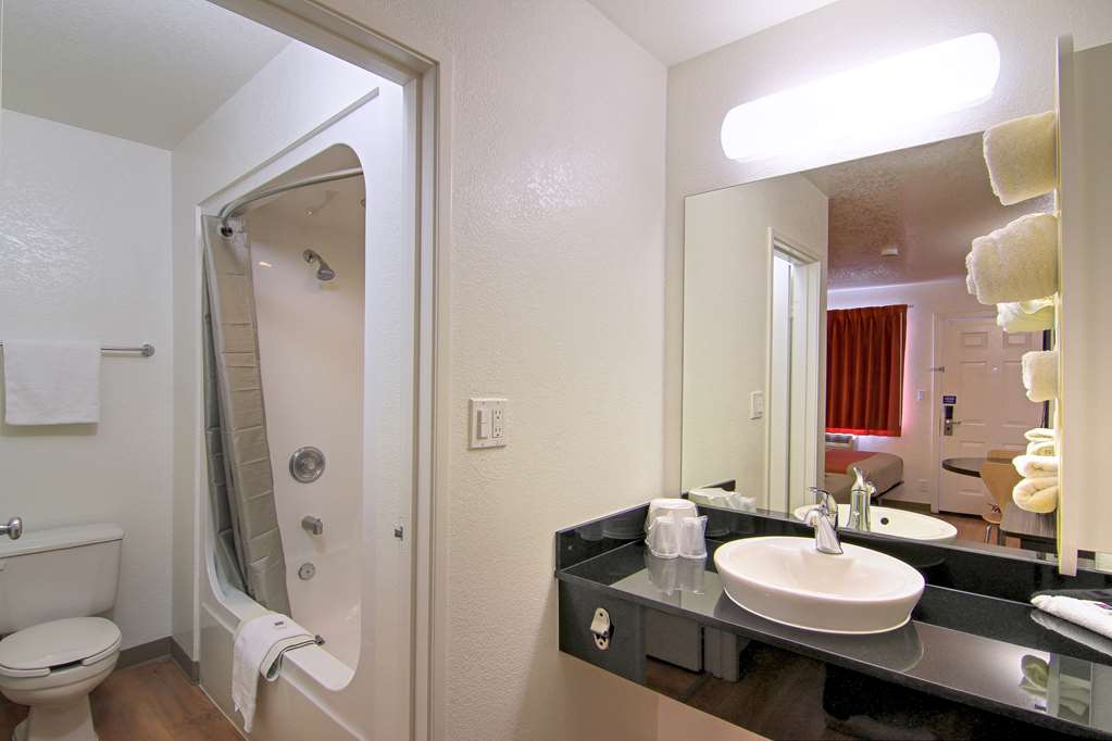 motel 6 old town scottsdale fashion square