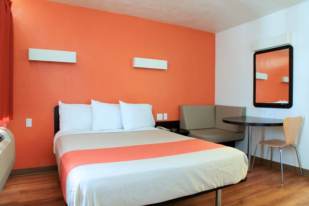 motel 6 old town scottsdale fashion square