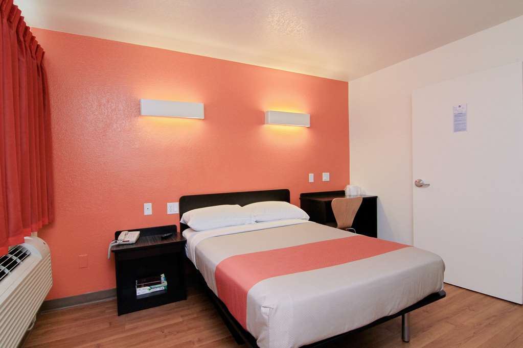 motel 6 old town scottsdale fashion square