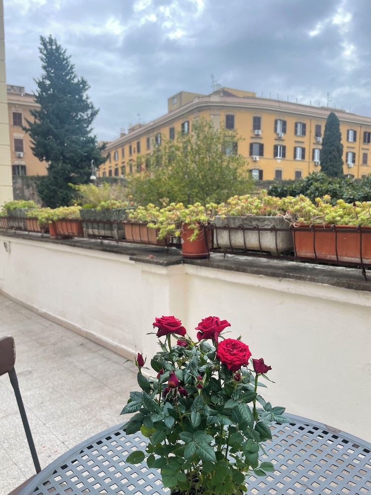 rome experience hostel