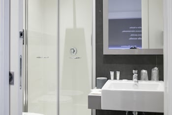 nostos rooms and apartments