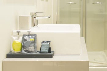 nostos rooms and apartments