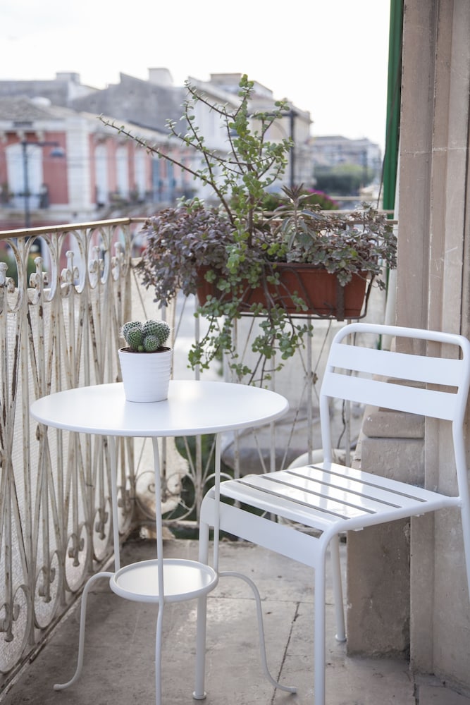 nostos rooms and apartments