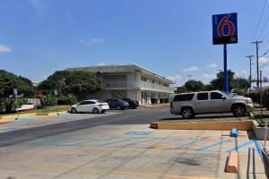 motel 6 austin tx north