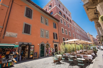 Piccolo Trevi Suites,Rome>>Lazio,3 star