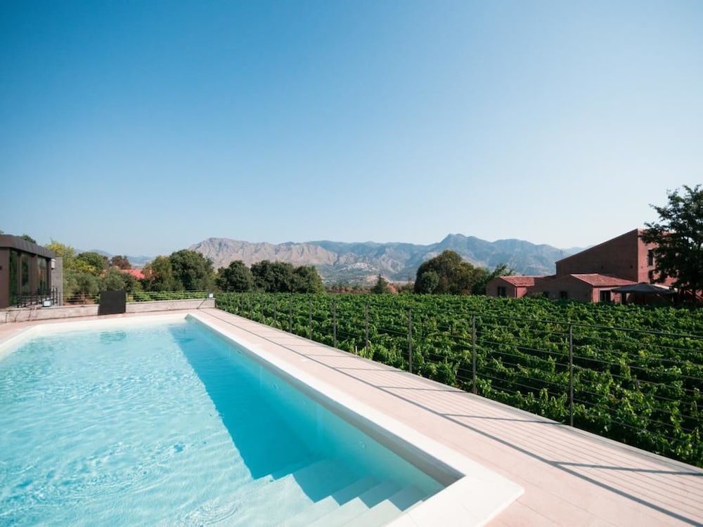 cavanera etnea resort and wine experience