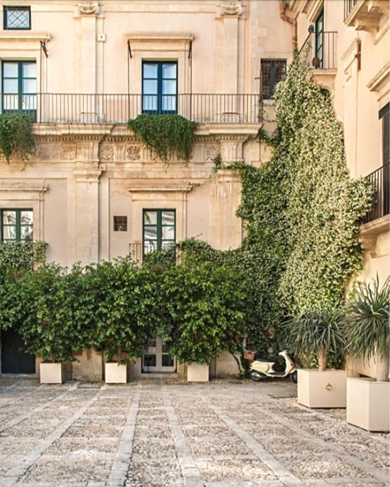 Seven Rooms Villadorata,Noto>>Avola,3 star