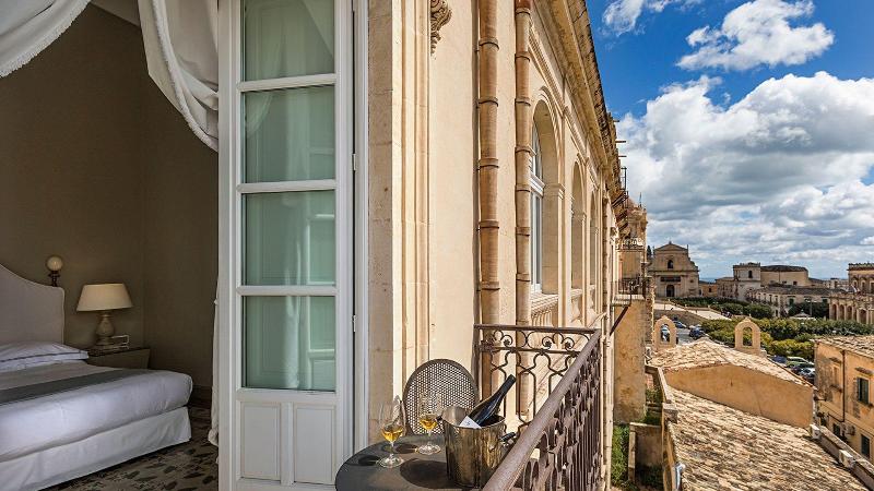 Seven Rooms Villadorata,Noto>>Avola,3 star