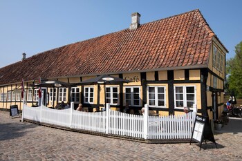Hotel Postgaarden Mariager,Hobro>>Aalborg,3 star