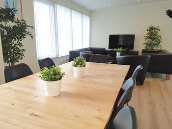 lynghagi house lava water