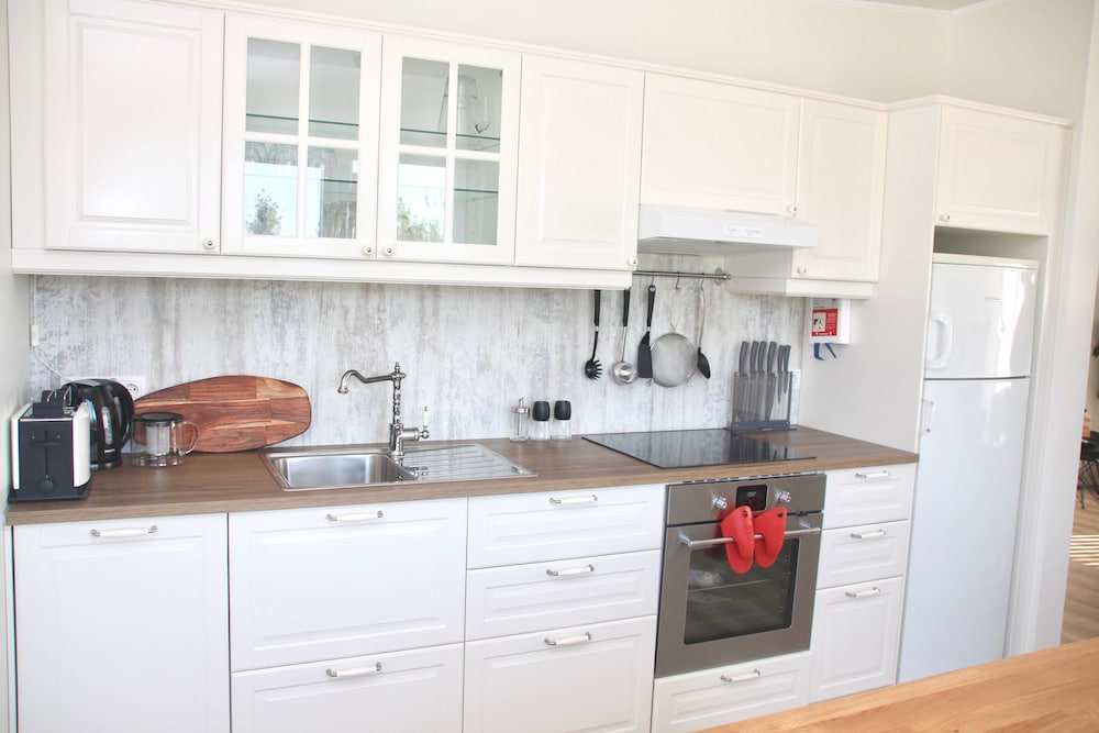 lynghagi house lava water