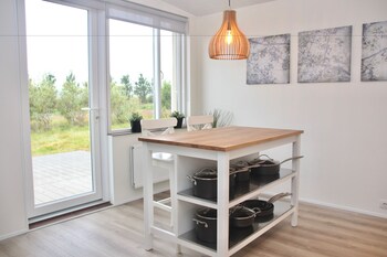 lynghagi house lava water