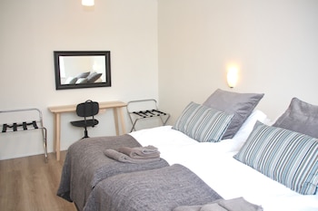 lynghagi house lava water