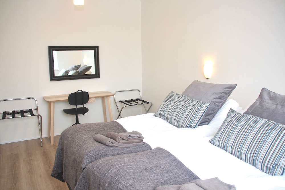 lynghagi house lava water