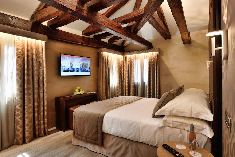 rosa salva hotel