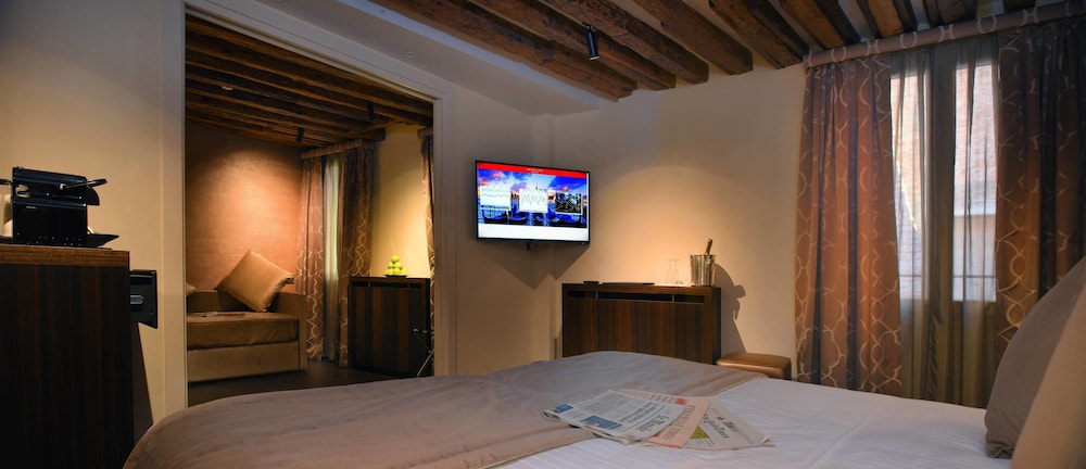 rosa salva hotel