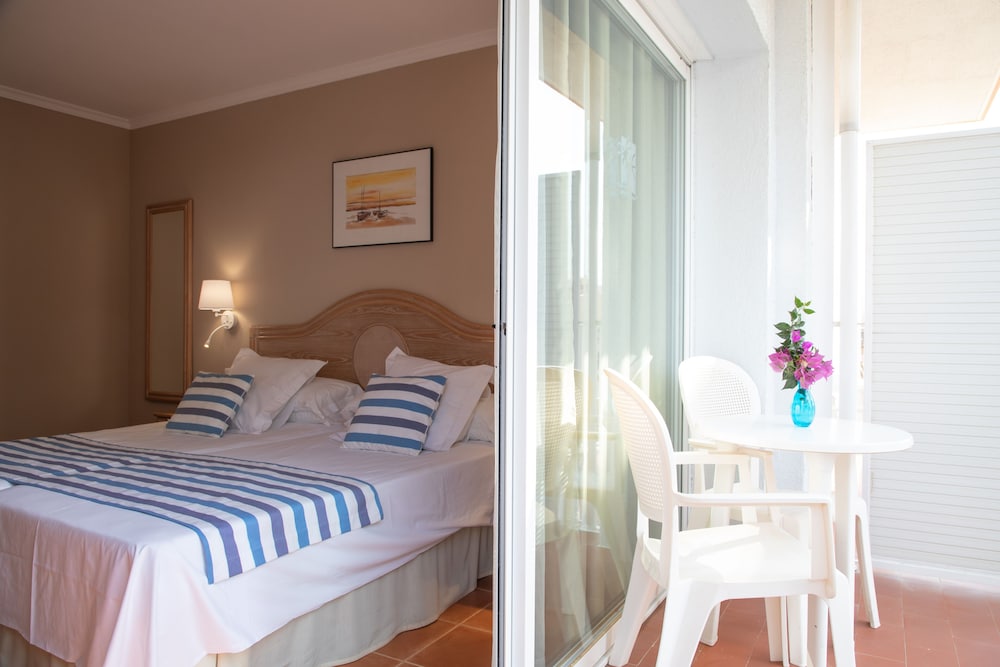 Hotel Dwo Les Palmeres,Calella>>Barcelona,4 star