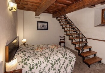 Agriturismo Borgo Tramonte,Near Porciano Castle,1 star