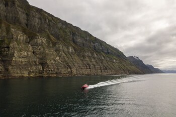 svalbard hotell the vault