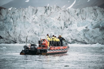 svalbard hotell the vault