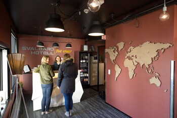 svalbard hotell the vault