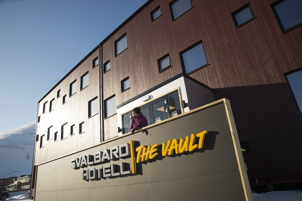 svalbard hotell the vault
