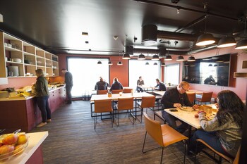 svalbard hotell the vault