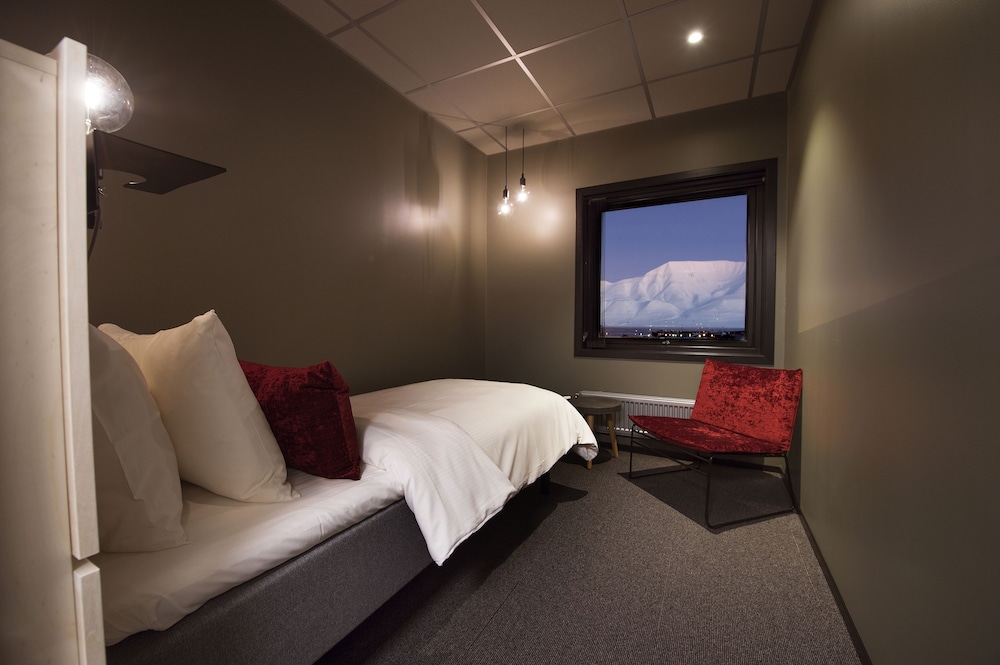 svalbard hotell the vault