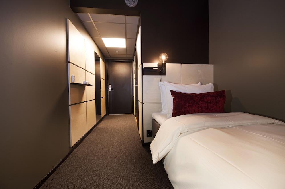 svalbard hotell the vault