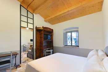 I Casali Del Pino,La Giustiniana>>Formello,4 star