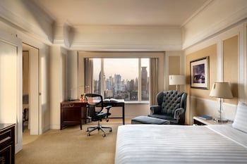 pudong shangri la shanghai