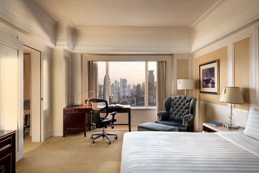 pudong shangri la shanghai