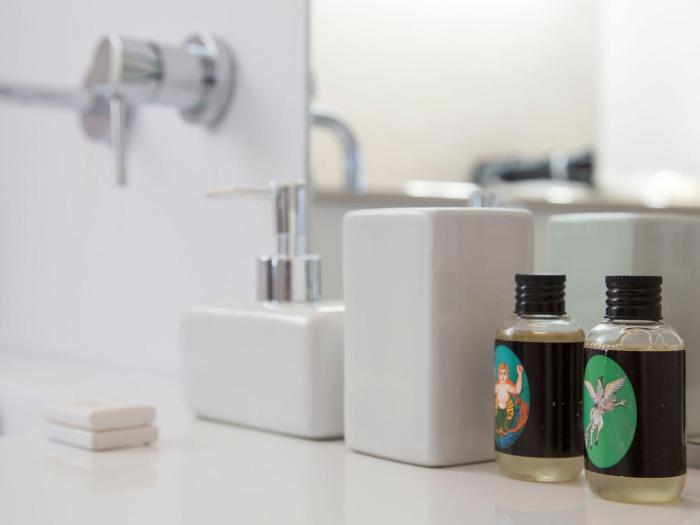 tale restaurant and suite