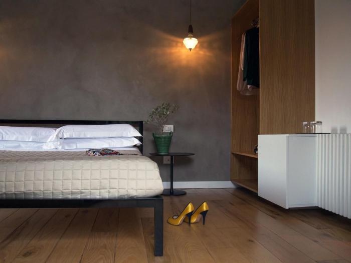 tale restaurant and suite