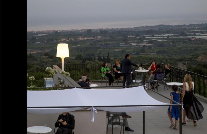 tale restaurant and suite