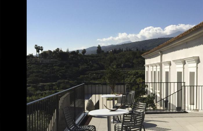 tale restaurant and suite