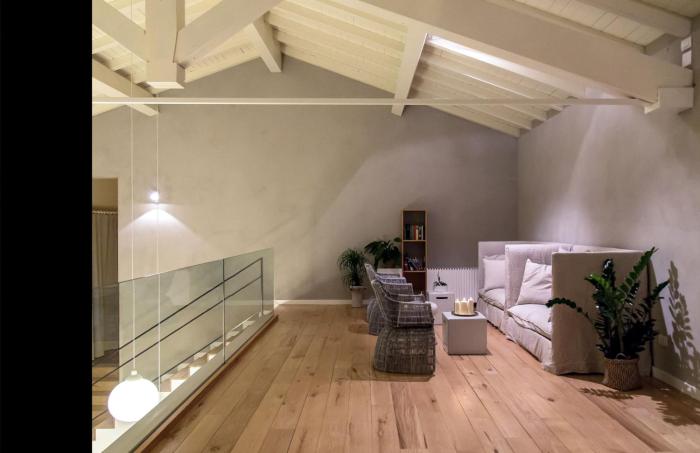 tale restaurant and suite