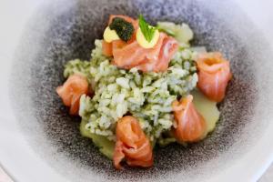 tale restaurant and suite