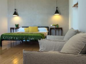 tale restaurant and suite