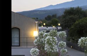 tale restaurant and suite