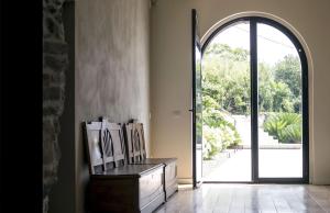 tale restaurant and suite