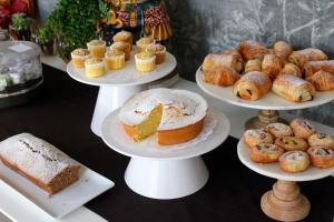 tale restaurant and suite