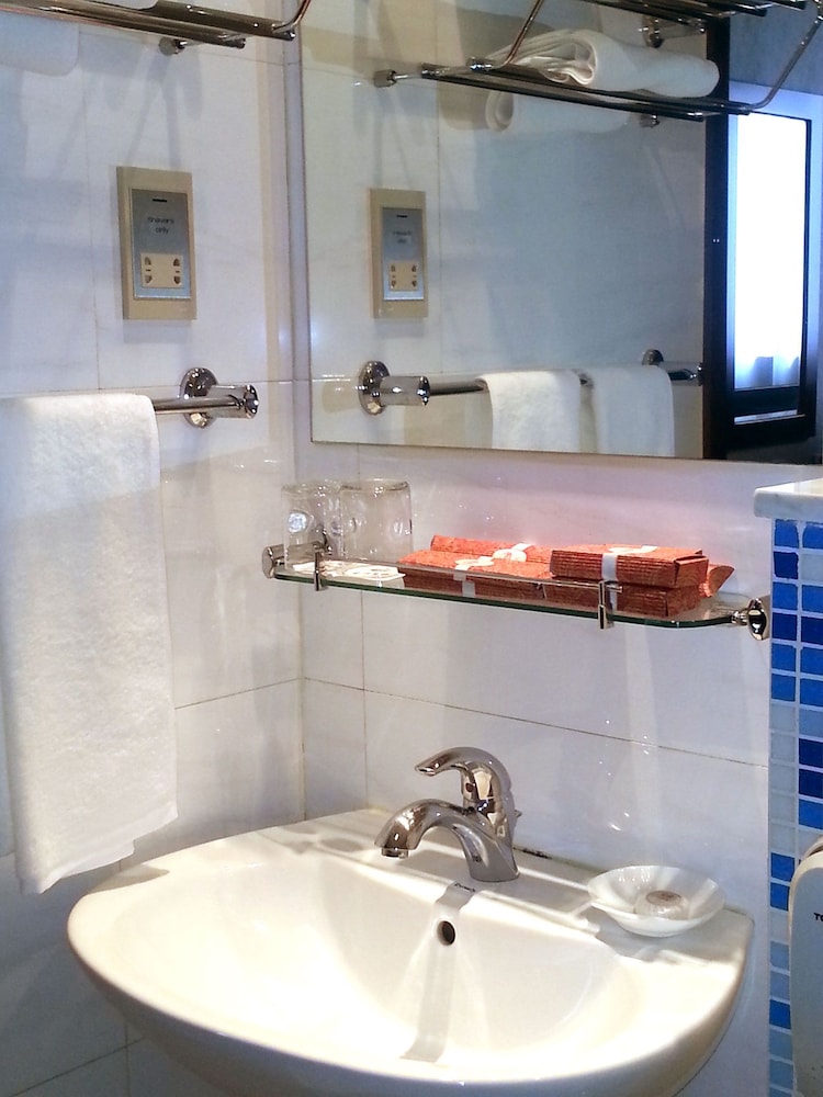 donghu collection hotel shanghai