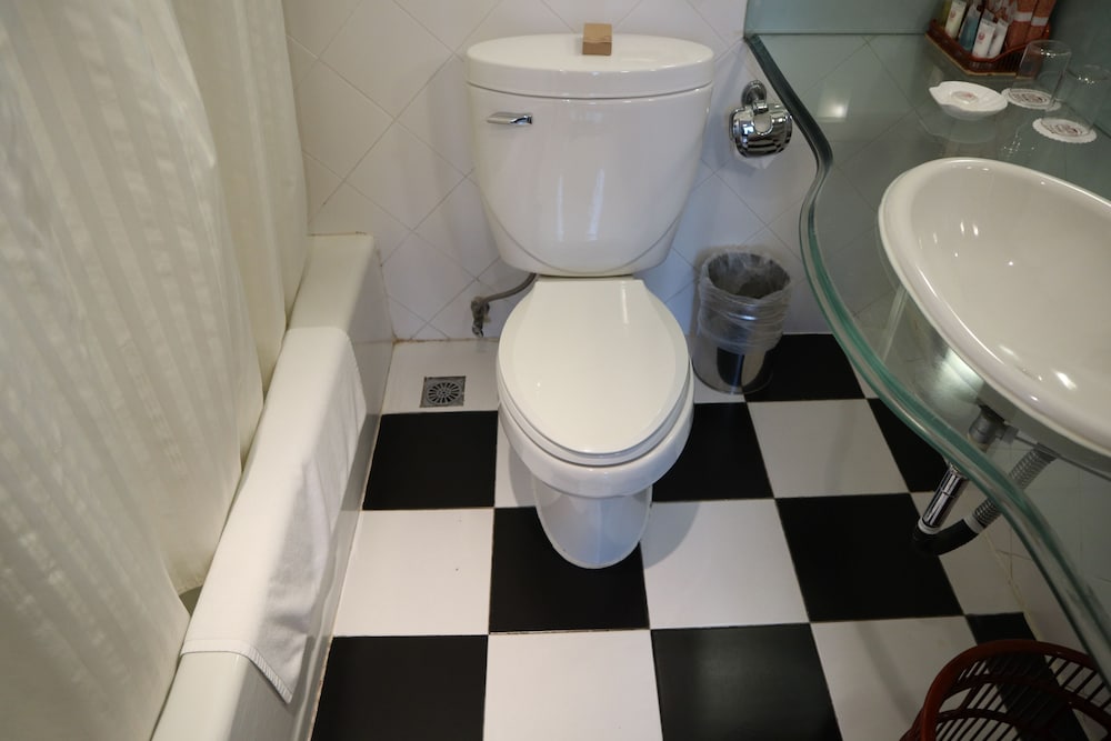 donghu collection hotel shanghai