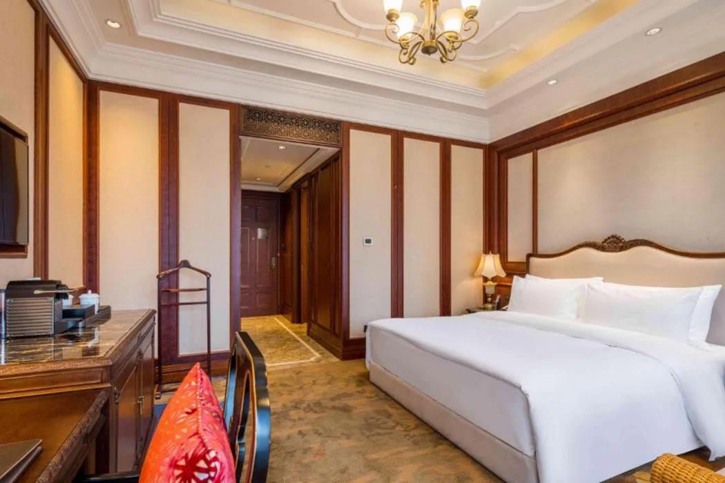 donghu collection hotel shanghai