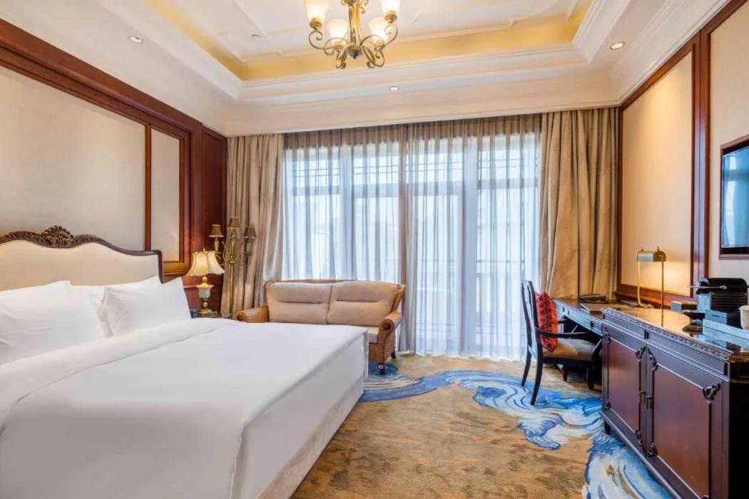 donghu collection hotel shanghai