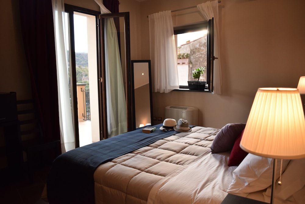 cento tari guest house