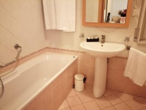 thaire hotel