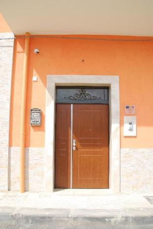 daphnae house